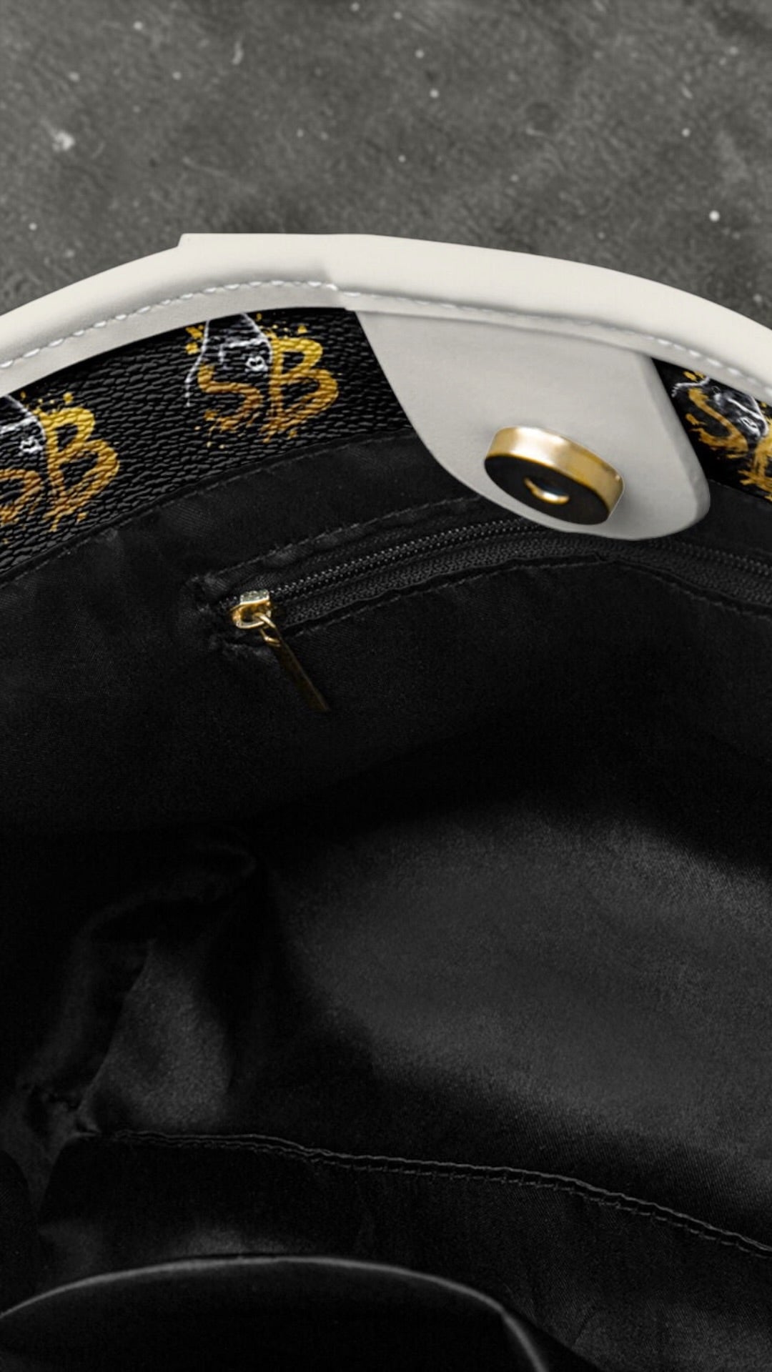 SBM Tote Action