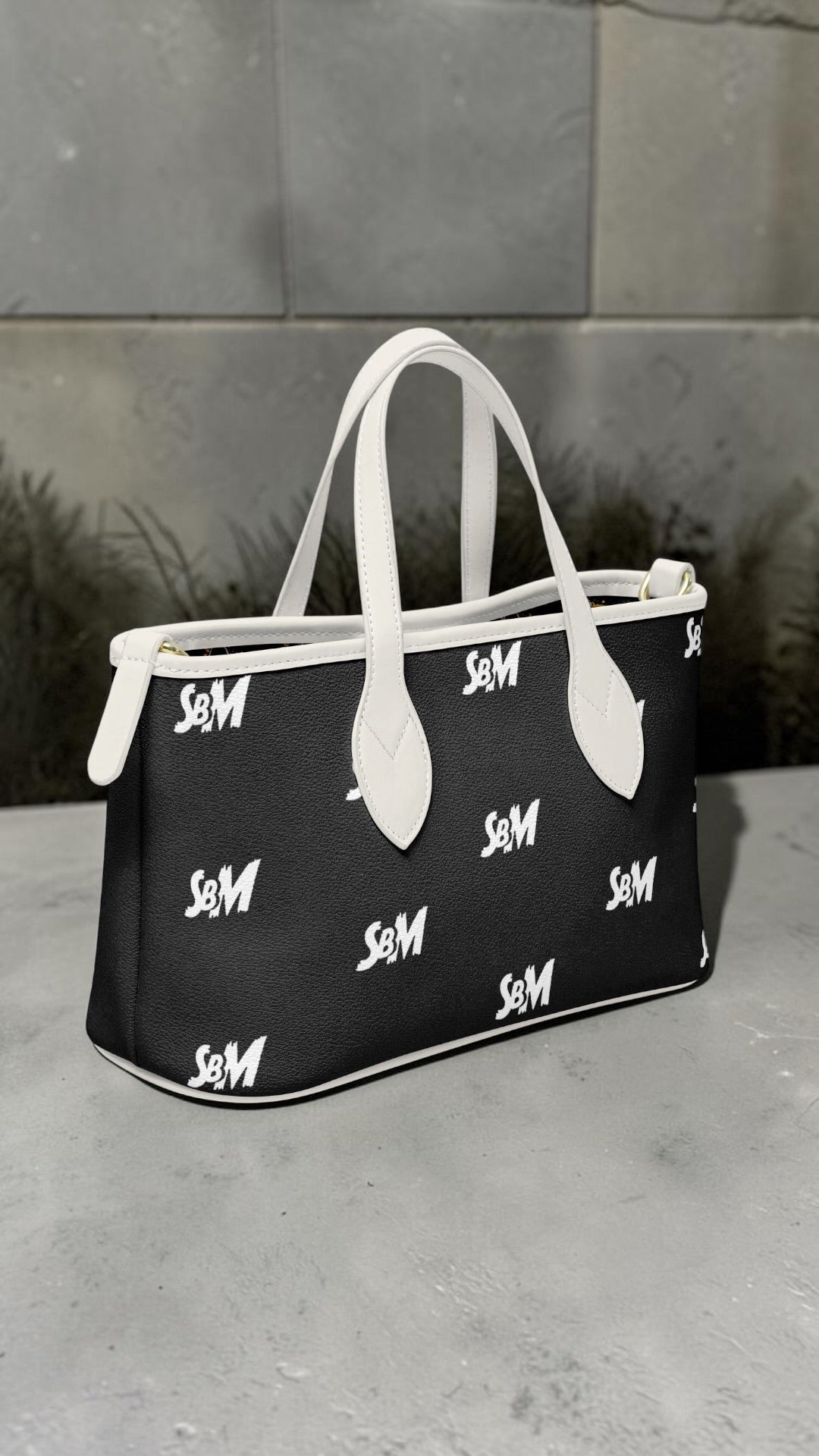 SBM Tote Action